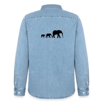 Elefantenfamilie - Männer Jeanshemd Organic von Stanley/Stella - verwaschenes Hellblau - Hinten - AI Model Male 185 light (185cm)