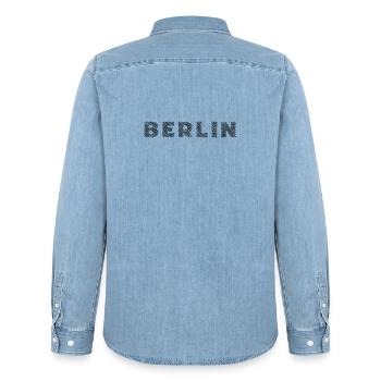 Berlin Deutsche Hauptstadt Schraffur Schrifzug - Männer Jeanshemd Organic von Stanley/Stella - verwaschenes Hellblau - Hinten - AI Model Male 185 light (185cm)