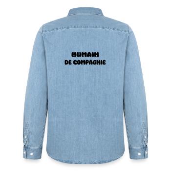 Humain de compagnie | humour. - Chemise en denim homme bio Stanley/Stella - bleu clair délavé - Dos - AI Model Male 185 light (185cm)