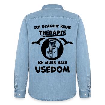 Usedom – Urlaub & Erinnerungen - Männer Jeanshemd Organic von Stanley/Stella - verwaschenes Hellblau - Hinten - AI Model Male 185 light (185cm)