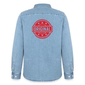 Ursprüngliches Grunge-Gummistempel-Abzeichen-Vektordesign - Männer Jeanshemd Organic von Stanley/Stella - verwaschenes Hellblau - Hinten - AI Model Male 185 light (185cm)