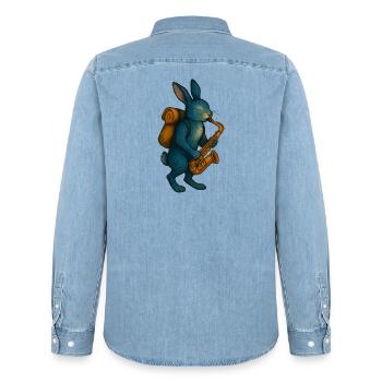 Blaues Kaninchen mit Saxophon - Männer Jeanshemd Organic von Stanley/Stella - verwaschenes Hellblau - Hinten - AI Model Male 185 light (185cm)