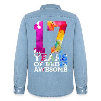 17 YEARS OF BEING AWESOME 17. GEBURTSTAG - Männer Jeanshemd Organic von Stanley/Stella - verwaschenes Hellblau - Hinten - AI Model Male 185 light (185cm)