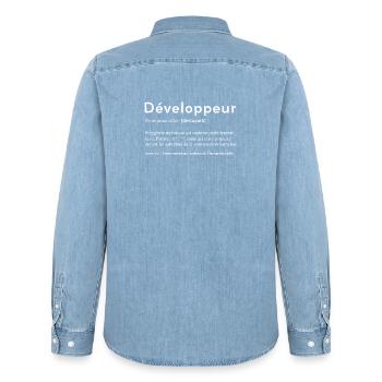 Codeur Polyglotte et Humour Technique - Chemise en denim homme bio Stanley/Stella - bleu clair délavé - Dos - AI Model Male 185 light (185cm)