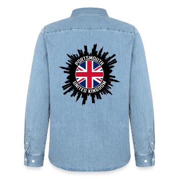 Portsmouth Skyline UK Flagge Reise Souvenir - Männer Jeanshemd Organic von Stanley/Stella - verwaschenes Hellblau - Hinten - AI Model Male 185 light (185cm)