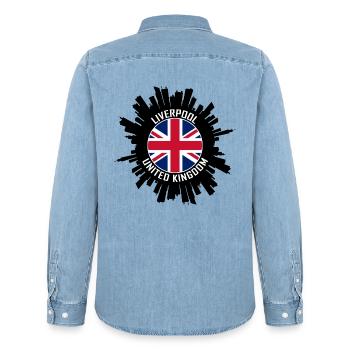 Liverpool Skyline UK Flagge Reisesouvenir - Männer Jeanshemd Organic von Stanley/Stella - verwaschenes Hellblau - Hinten - AI Model Male 185 light (185cm)