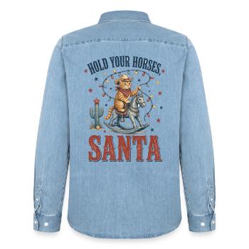 Hold Your Horses, Santa – Cowboy Katze Weihnachten - Männer Jeanshemd Organic von Stanley/Stella - verwaschenes Hellblau - Hinten - AI Model Male 185 light (185cm)