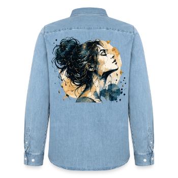 Frauenporträt in Blau und Gold – Aquarell - Männer Jeanshemd Organic von Stanley/Stella - verwaschenes Hellblau - Hinten - AI Model Male 185 light (185cm)