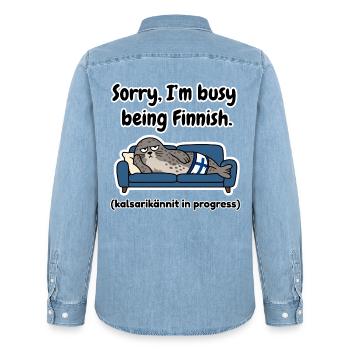 Beschäftigt als finnischer Saimaa-Robbe - Männer Jeanshemd Organic von Stanley/Stella - verwaschenes Hellblau - Hinten - AI Model Male 185 light (185cm)