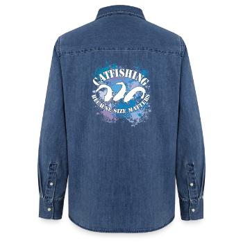 Poisson-chat Wels Waller sur des taches de couleur - Chemise en denim femme bio Stanley/Stella - bleu moyen délavé  - Dos - AI Model Female 172 light (172cm)