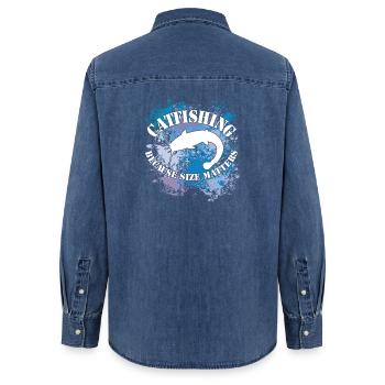 Poisson-chat Wels Waller sur des taches de couleur - Chemise en denim femme bio Stanley/Stella - bleu moyen délavé  - Dos - AI Model Female 172 light (172cm)