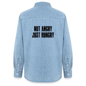 Pas en colère, juste faim - je ne suis pas contrarié, juste - Chemise en denim femme bio Stanley/Stella - bleu clair délavé - Dos - AI Model Female 172 light (172cm)