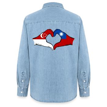 Singapour Taïwan mains forme de coeur - Chemise en denim femme bio Stanley/Stella - bleu clair délavé - Dos - AI Model Female 172 light (172cm)