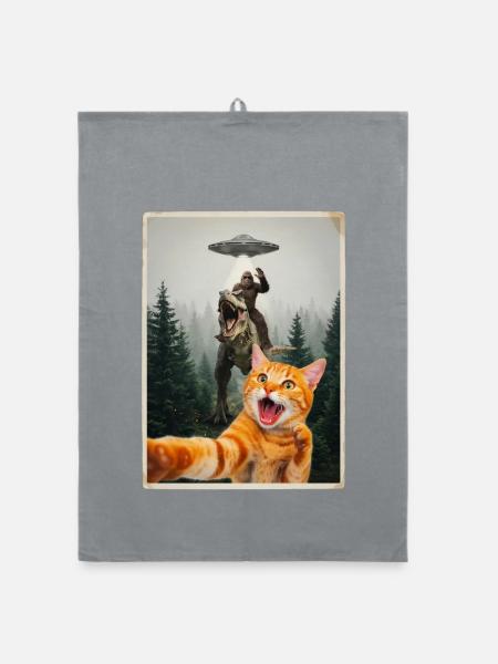 Rote Katze Selfie mit Waldmensch, Dino und UFO - Organic Geschirrtuch - Grau - Vorne