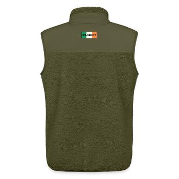 Kilkenny City in irischer Flagge - Unisex Sherpaweste von Stanley/Stella - Khaki - Hinten - AI Model Male 178 light (178cm)