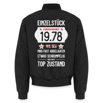 48. GEBURTSTAG 1978 EINZELSTÜCK PREISSCHILD - Unisex Bomberjacke - Schwarz - Hinten - AI Model Male 185 light (185cm)