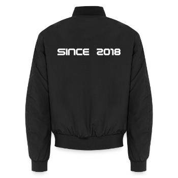 Seit 2018 – Monochrome Typo Shirt - Unisex Bomberjacke - Schwarz - Hinten - AI Model Male 185 light (185cm)