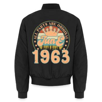 Juni 1963. Juni 1963 Geburtstagsgeschenk. Juni - Unisex Bomberjacke - Schwarz - Hinten - AI Model Male 185 light (185cm)