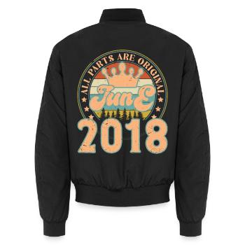 Juni 2018. Geburtstagsgeschenk Juni 2018. Juni - Unisex Bomberjacke - Schwarz - Hinten - AI Model Male 185 light (185cm)