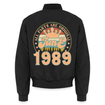 Juni 1989. Juni 1989 Geburtstagsgeschenk. Juni - Unisex Bomberjacke - Schwarz - Hinten - AI Model Male 185 light (185cm)