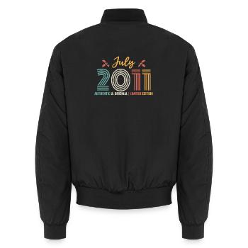 Juli 2011 Geburtstag Juli 2011 Juli - Unisex Bomberjacke - Schwarz - Hinten - AI Model Male 185 light (185cm)