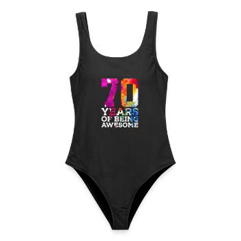 70 YEARS OF BEING AWESOME 70. GEBURTSTAG - Frauen Badeanzug - Schwarz - Vorne - AI Model Female 172 light (172cm)