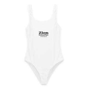 Zion National Park Koordinaten - Frauen Badeanzug - Weiß - Vorne - AI Model Female 172 dark (172cm)