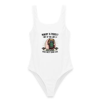 Personne n'est parfait Géocaching Geocacher Gift - Maillot de bain femme - blanc - Devant - AI Model Female 172 dark (172cm)