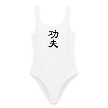 kung fu - Frauen Badeanzug - Weiß - Vorne - AI Model Female 172 dark (172cm)
