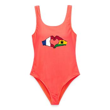 Frankreich Ghana Flagge Hände Herzform - Frauen Badeanzug - Korallenrot - Vorne - AI Model Female 172 light (172cm)