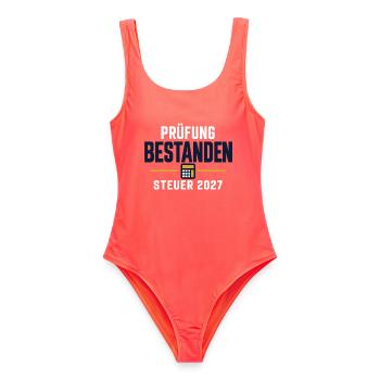 Prüfung bestanden – Steuer Abschluss 2027 - Frauen Badeanzug - Korallenrot - Vorne - AI Model Female 172 light (172cm)