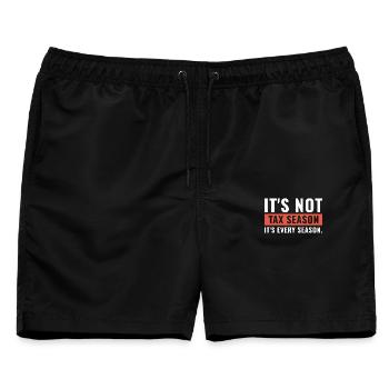 Nicht die Steuersaison, sondern das ganze Jahr über - Männer Badeshorts - Schwarz - Vorne - AI Model Male 178 light (178cm)