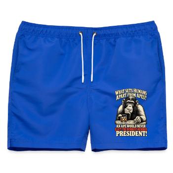 Affe gegen Präsident Satire Tee - Männer Badeshorts - Royalblau - Vorne - AI Model Male 178 light (178cm)