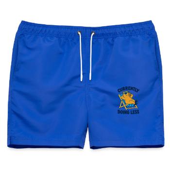  Currently Doing Less Capybara Entspannung Am - Männer Badeshorts - Royalblau - Vorne - AI Model Male 178 light (178cm)