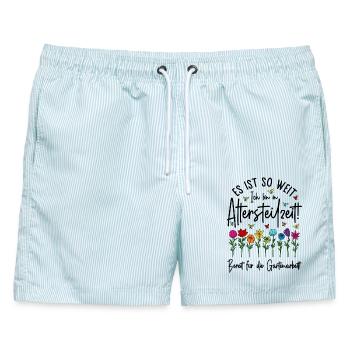 Altersteilzeit - Bereit für die Gartenarbeit  - Männer Badeshorts - hellblau gestreift - Vorne - AI Model Male 178 light (178cm)