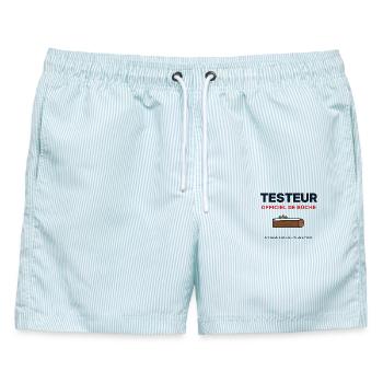 Offizieller Tester des Weihnachtsprotokolls – Weihnachtshumor - Männer Badeshorts - hellblau gestreift - Vorne - AI Model Male 178 light (178cm)