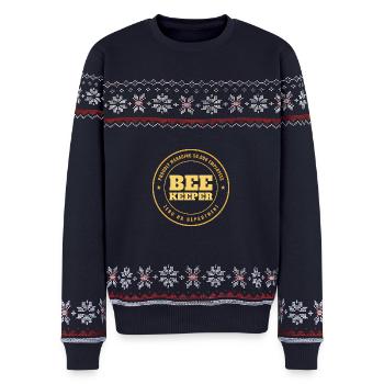 50.000 Mitarbeiter Null HR Lustiger Imker - Unisex Premium Organic Weihnachtspullover - Navy - Vorne - AI Model Female 172 light (172cm) & AI Model Male 178 light (178cm)
