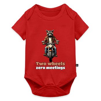 Two Wheels, Zero Meetings – Biker-Waschbär - Baby Premium Kurzarmbody - Rot - Vorne