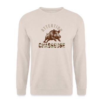 Jagdgeschenk Aufmerksamkeitsjäger - Unisex Pullover - Sand - Vorne - Alina (178cm) & Michal (187cm)