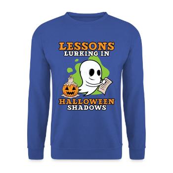 Lektionen, die in den Schatten von Halloween lauer - Unisex Pullover - Royalblau - Vorne - Alina (178cm) & Michal (187cm)