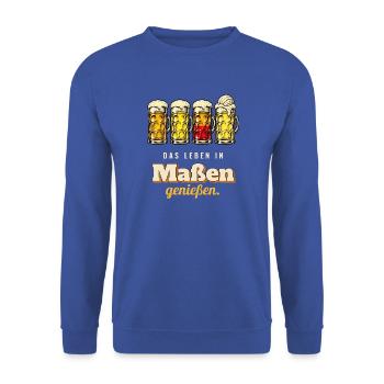 Das Leben in Maßen genießen - Unisex Pullover - Royalblau - Vorne - Alina (178cm) & Michal (187cm)