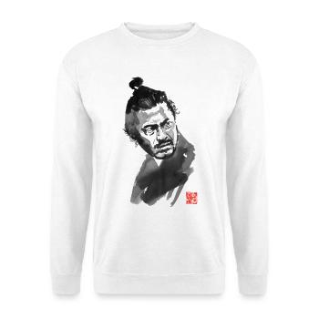 Toshiro Mifune: ein großer japanischer Schauspieler - Unisex Pullover - Weiß - Vorne - Alina (178cm) & Michal (187cm)
