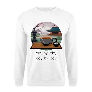 Schluck für Schluck, Tag für Tag - Unisex Pullover - Weiß - Vorne - Alina (178cm) & Michal (187cm)