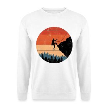 Ein Bergsteiger klettert den Berg hoch im Wald - Unisex Pullover - Weiß - Vorne - Alina (178cm) & Michal (187cm)
