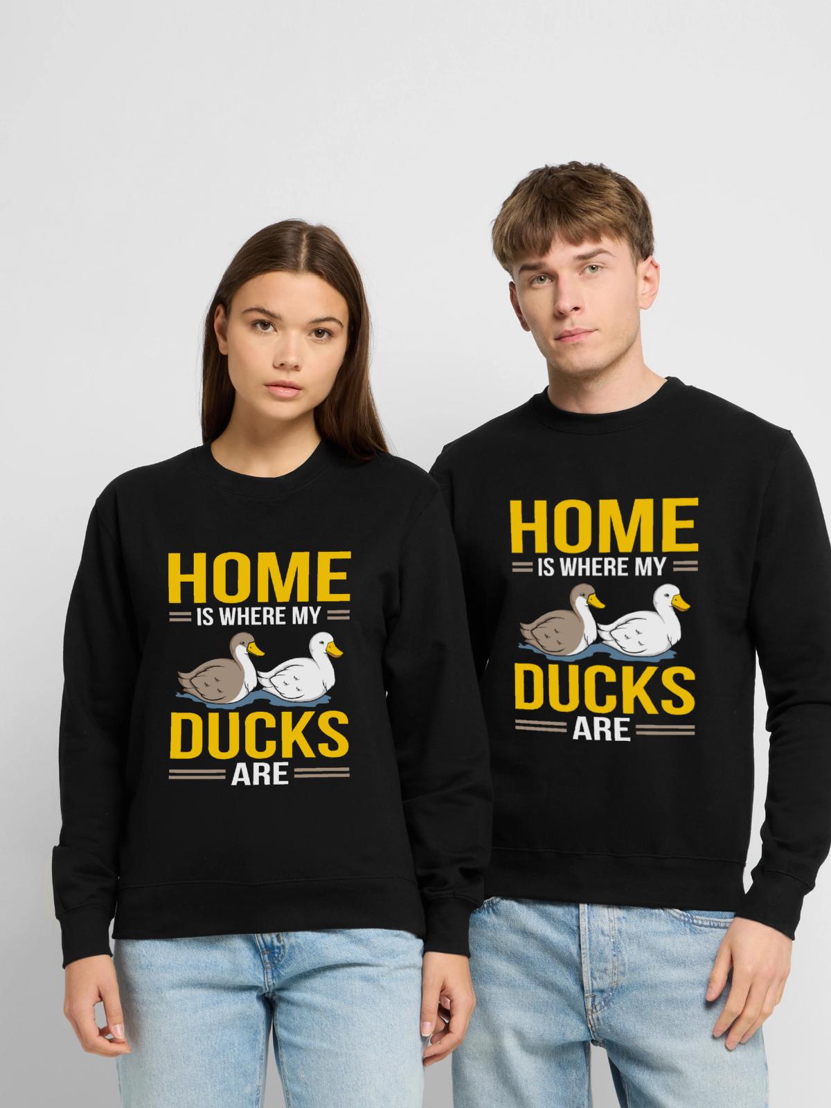 Ducks - Unisex Pullover - Schwarz - Vorne - Alina (178cm) & Michal (187cm)