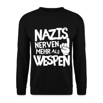 Nazis nerven mehr als Wespen - Unisex Pullover - Schwarz - Vorne - Alina (178cm) & Michal (187cm)