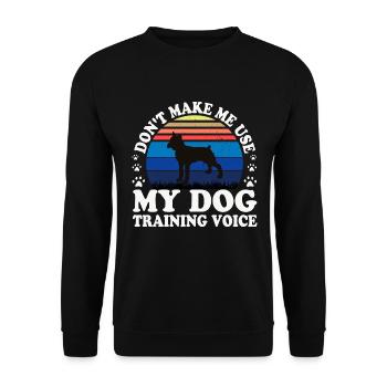 Boxer Hund Silhouette Vintage Sonnenuntergang für Hundeliebhaber - Unisex Pullover - Schwarz - Vorne - Alina (178cm) & Michal (187cm)