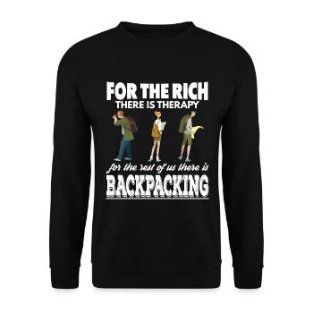 Reiche haben Therapie Wir sind Backpacker - Unisex Pullover - Schwarz - Vorne - Alina (178cm) & Michal (187cm)