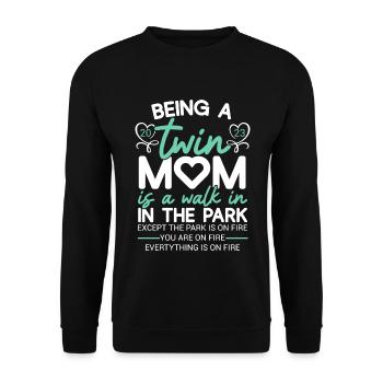 Being A Twin Mom 2023 Saying Become Wins Mother - Unisex Pullover - Schwarz - Vorne - Alina (178cm) & Michal (187cm)