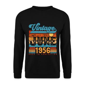 Juni 1956, Vintage-Jubiläumsgeschenk Juni 1956. - Unisex Pullover - Schwarz - Vorne - Alina (178cm) & Michal (187cm)